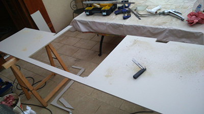 decoupe-credence-murale Intérieur d'un placard sur-mesure réalisé par Simon Mage